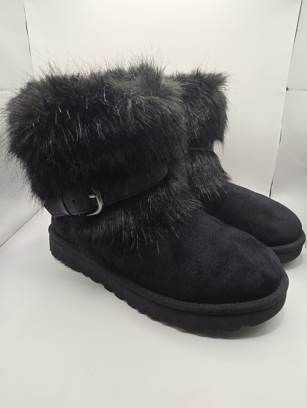 UGG Women's 7 Classic Buckle Mini Boots